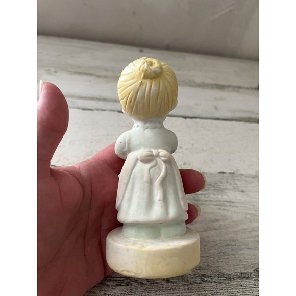 Precious Grandma porcelain figurine - Picture 3 of 6
